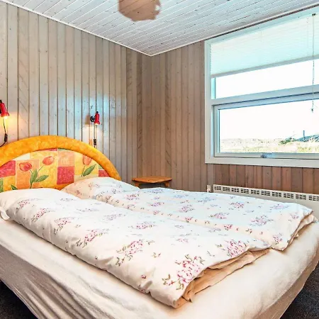 8 Person In Harbo Re Harboør
